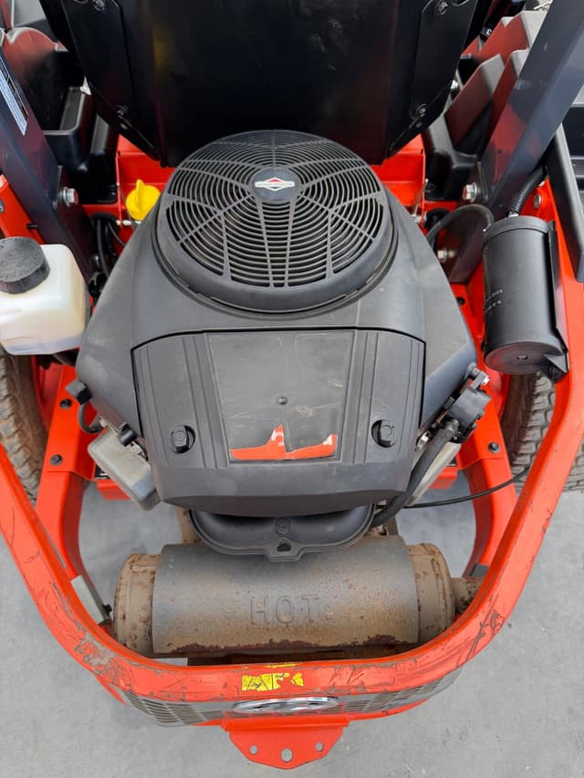 Image of Kubota Z231 equipment image 4