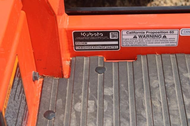 Image of Kubota Z231 equipment image 4
