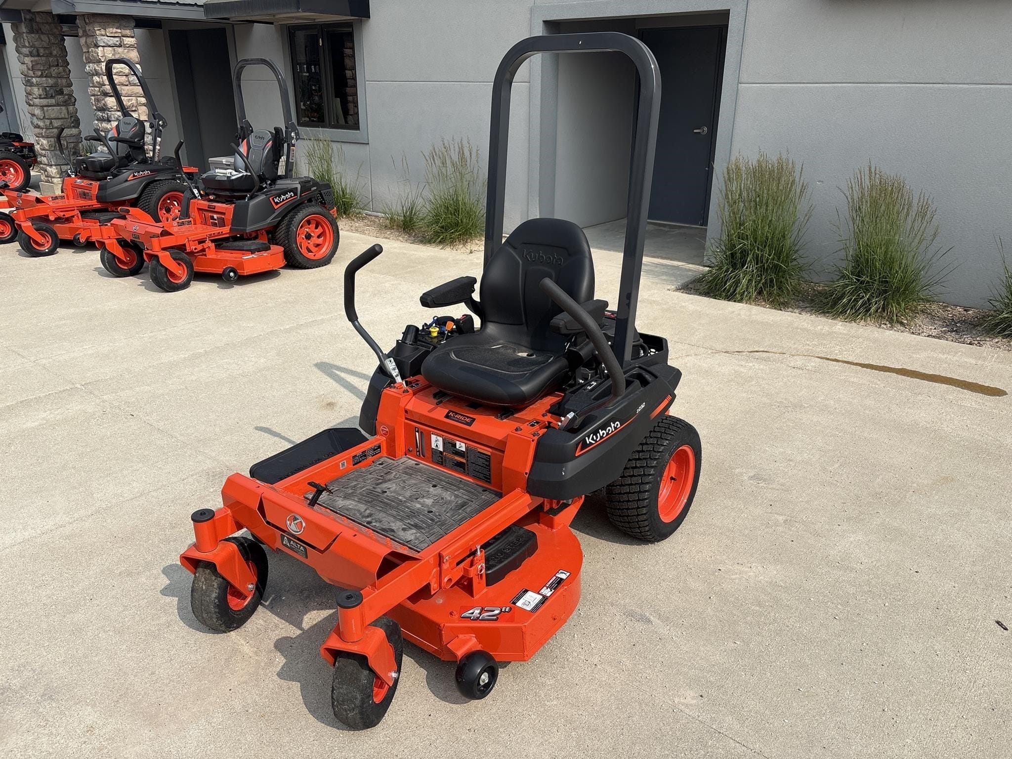Kubota  Z232KW Equipment Image0