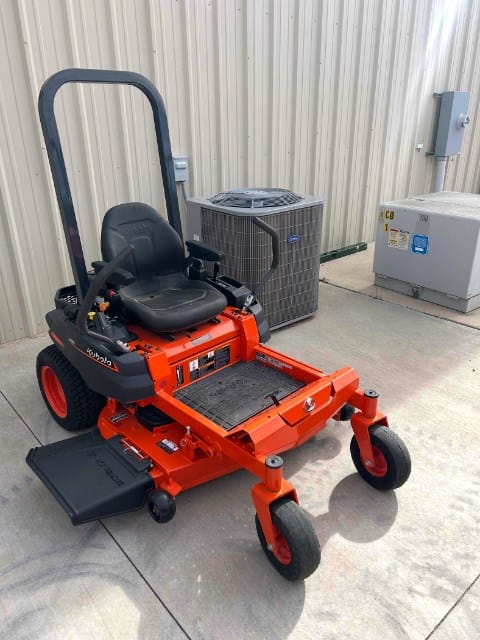 Kubota Z232KW-42 Equipment Image0