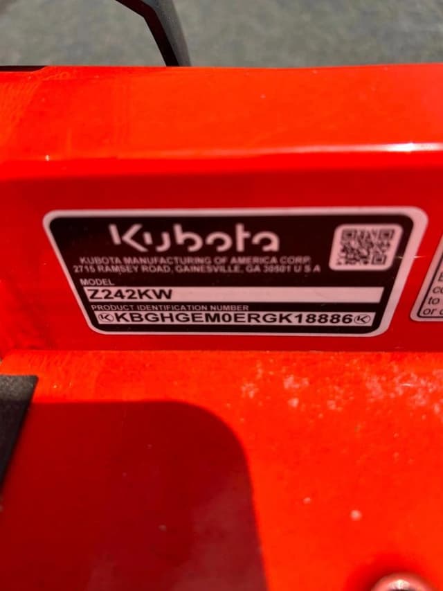 Image of Kubota Z242KW-48 equipment image 3