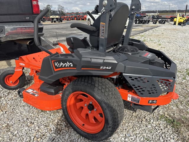 Image of Kubota Z242KW-48 equipment image 4