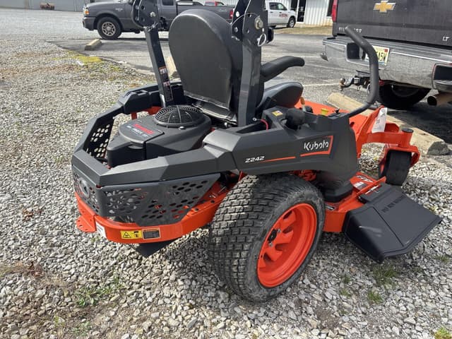 Image of Kubota Z242KW-48 equipment image 2