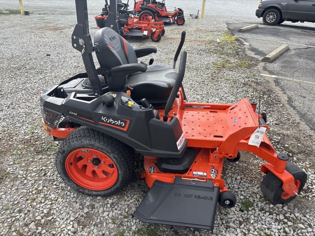 Image of Kubota Z242KW-48 equipment image 1