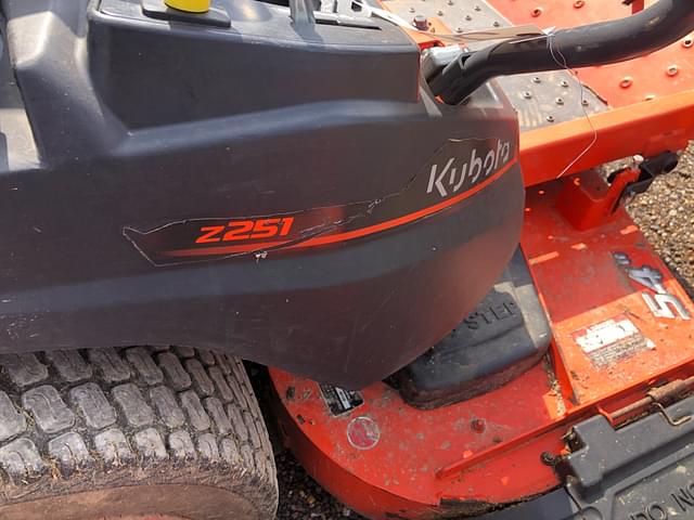 Image of Kubota Z251 equipment image 4