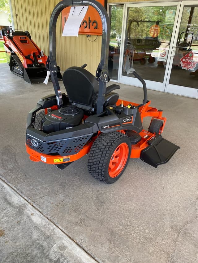 Image of Kubota Z252KW-54 equipment image 2