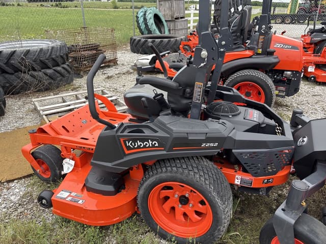Image of Kubota Z252KW-54 equipment image 4
