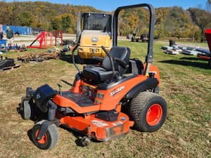 Kubota ZD326 Image
