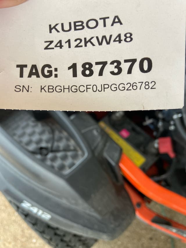 Image of Kubota Z412KW equipment image 2