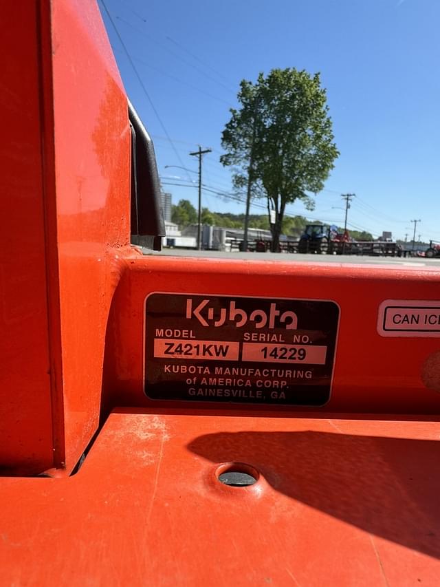 Image of Kubota Z421 equipment image 4