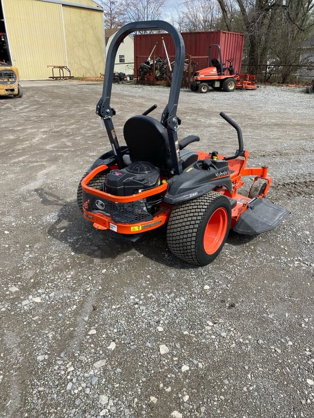 Image of Kubota Z421KW equipment image 2