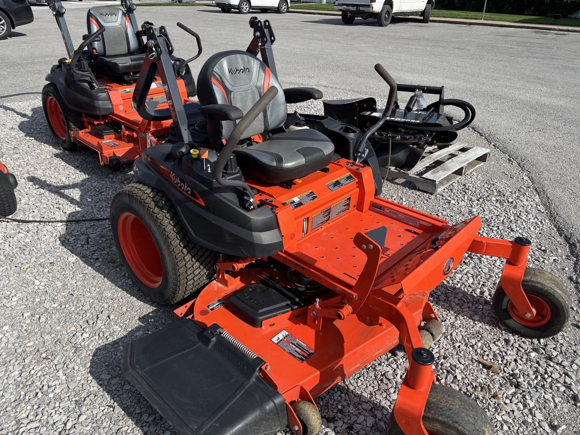 Kubota Z421KWT Equipment Image0