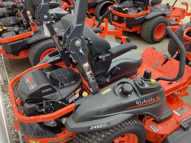 Image of Kubota Z452KWi-54 equipment image 3