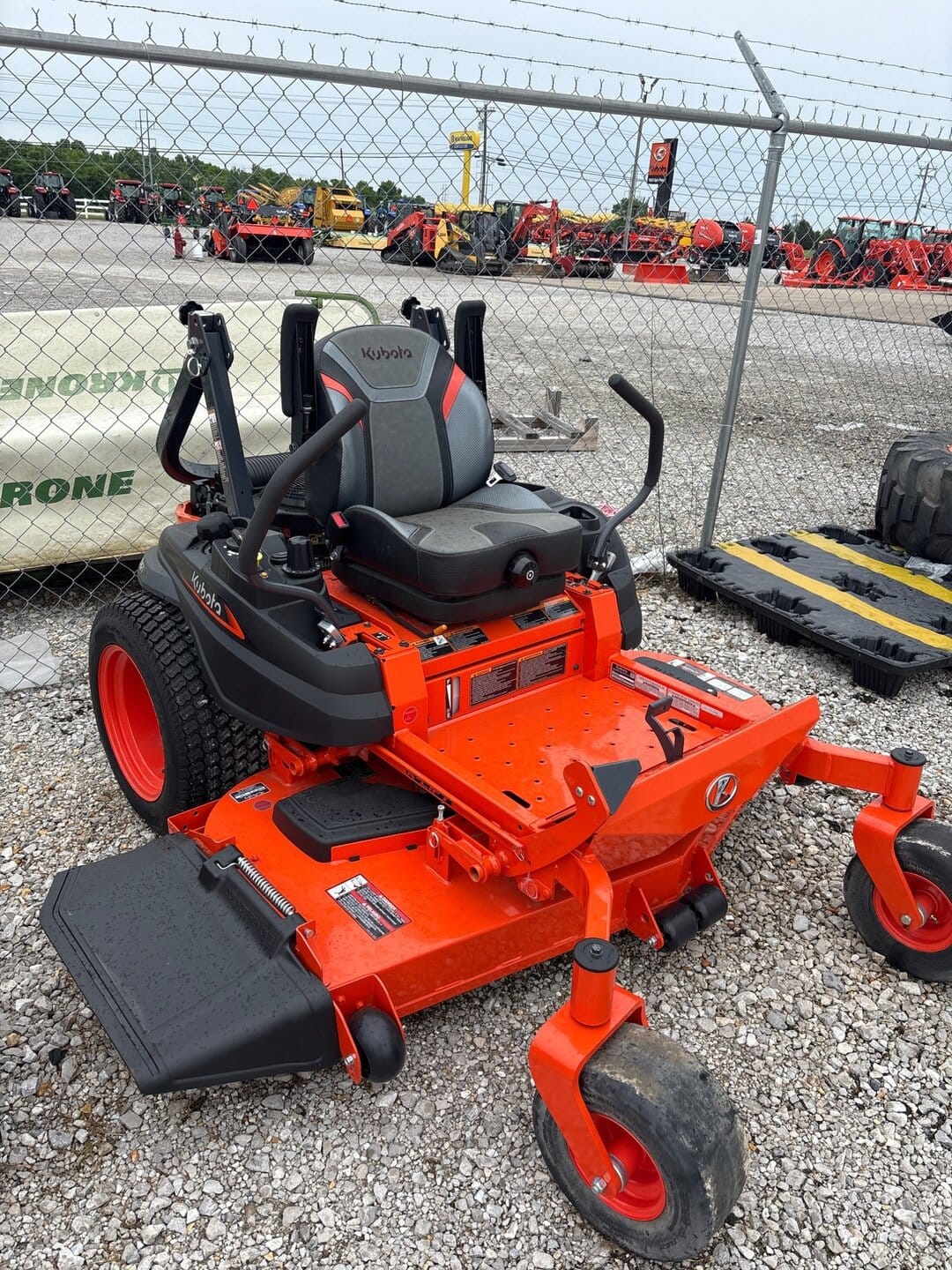 Kubota Z452KWTi-60  Equipment Image0