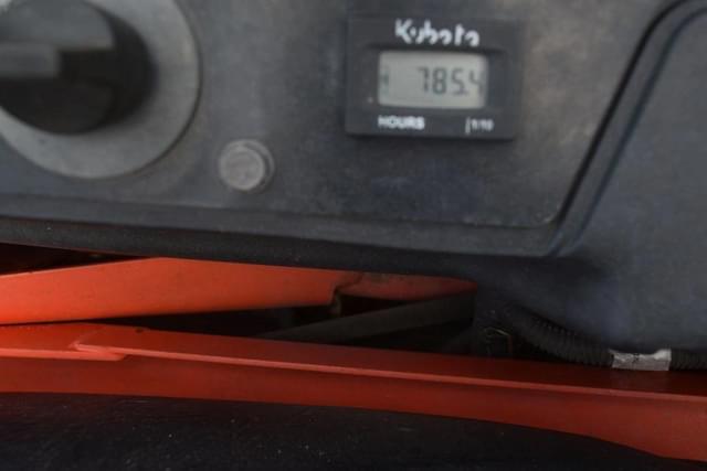 Image of Kubota Z724 equipment image 4