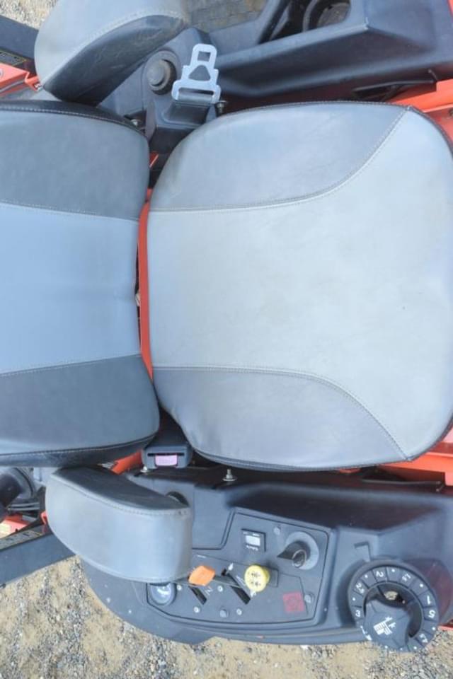 Image of Kubota Z724 equipment image 3