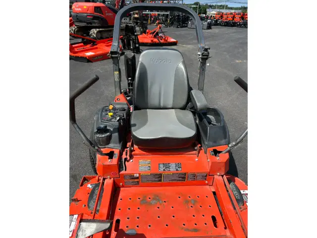 Image of Kubota Z724KH equipment image 4