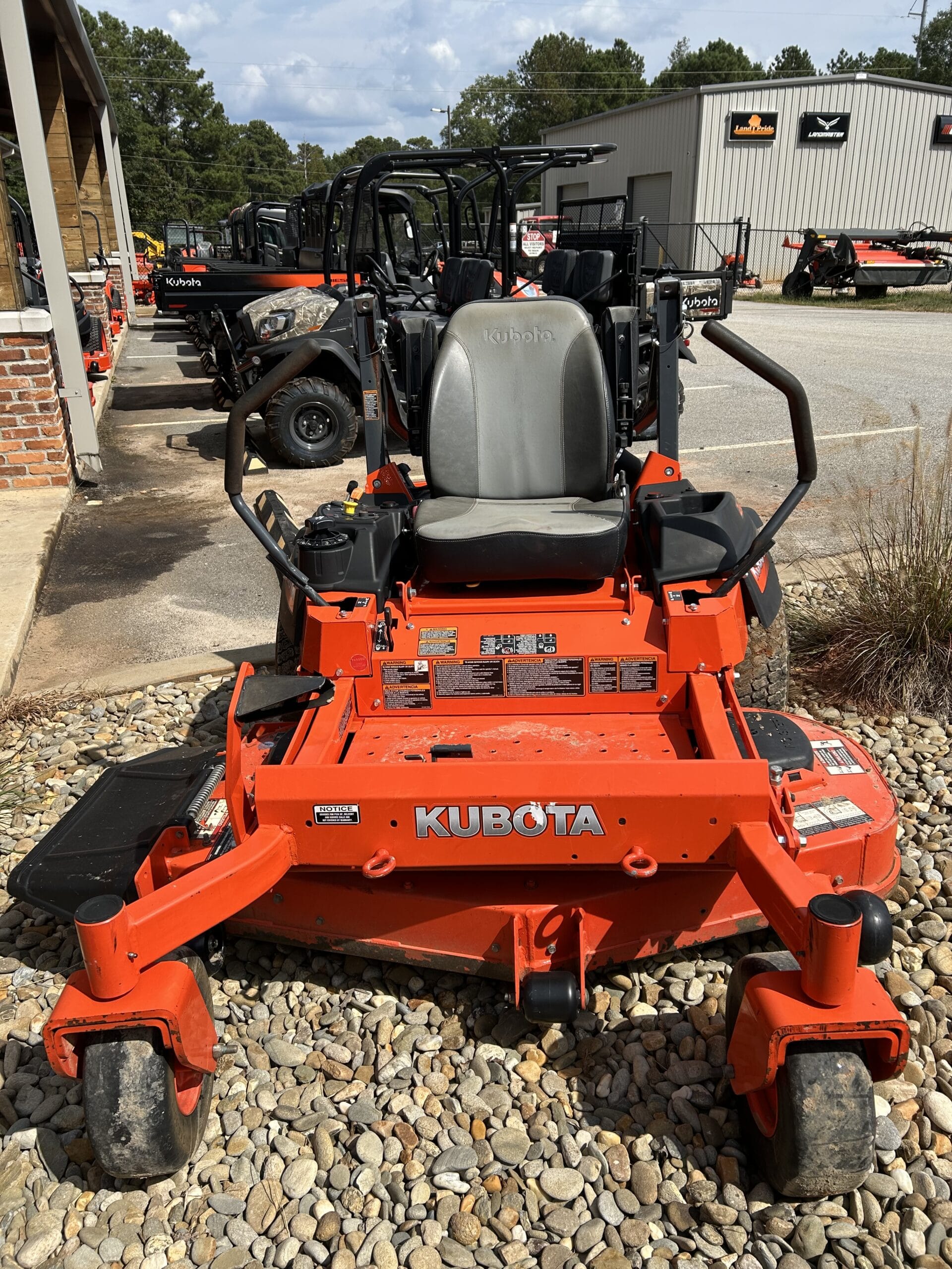2018 Kubota Z724XKW Equipment Image0