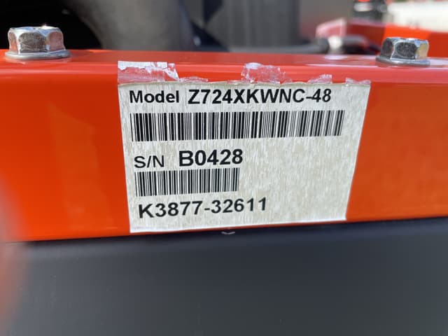 Image of Kubota Z724X equipment image 2