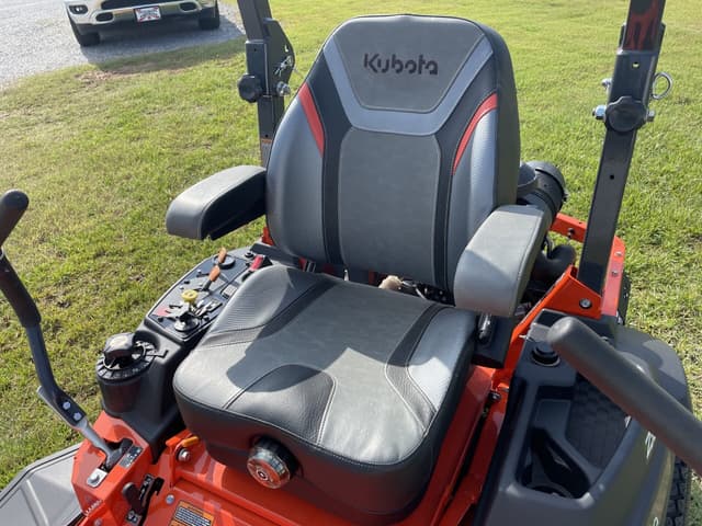 Image of Kubota Z724X equipment image 1