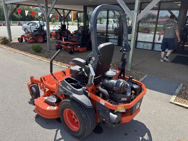Image of Kubota Z724XKW equipment image 4