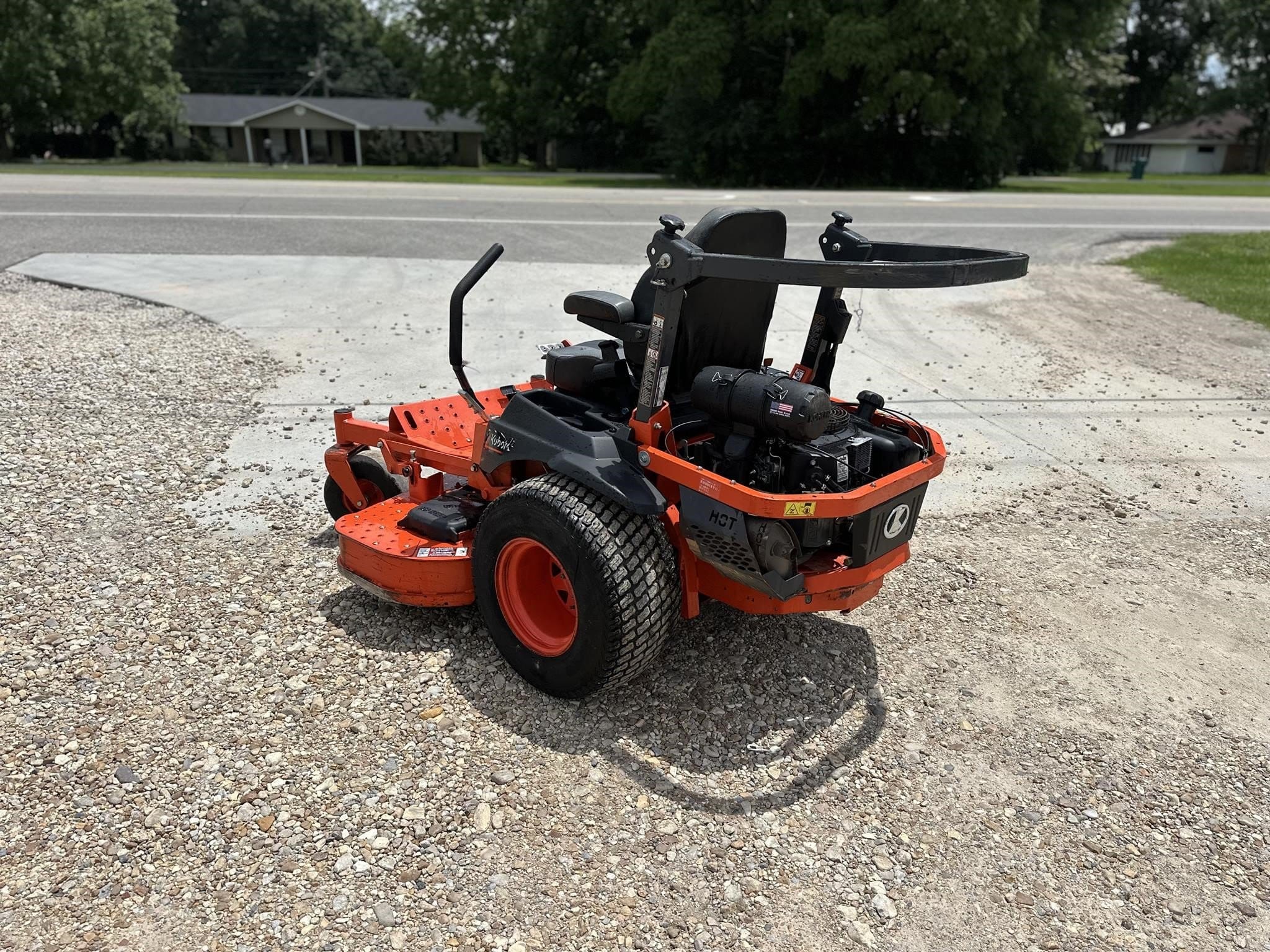 2024 Kubota Z725 Equipment Image0
