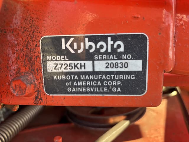 Image of Kubota Z725 equipment image 2