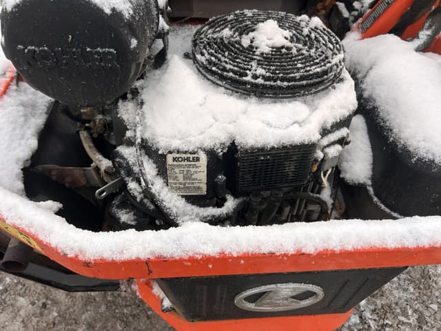 Image of Kubota Z725 equipment image 1