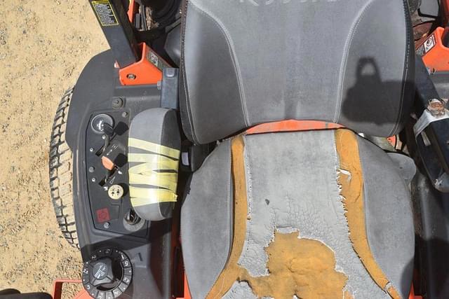 Image of Kubota Z725 equipment image 4