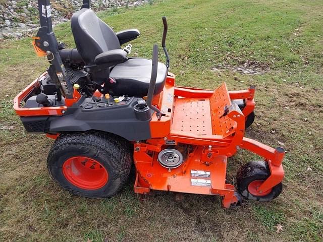 Image of Kubota Z725 equipment image 2