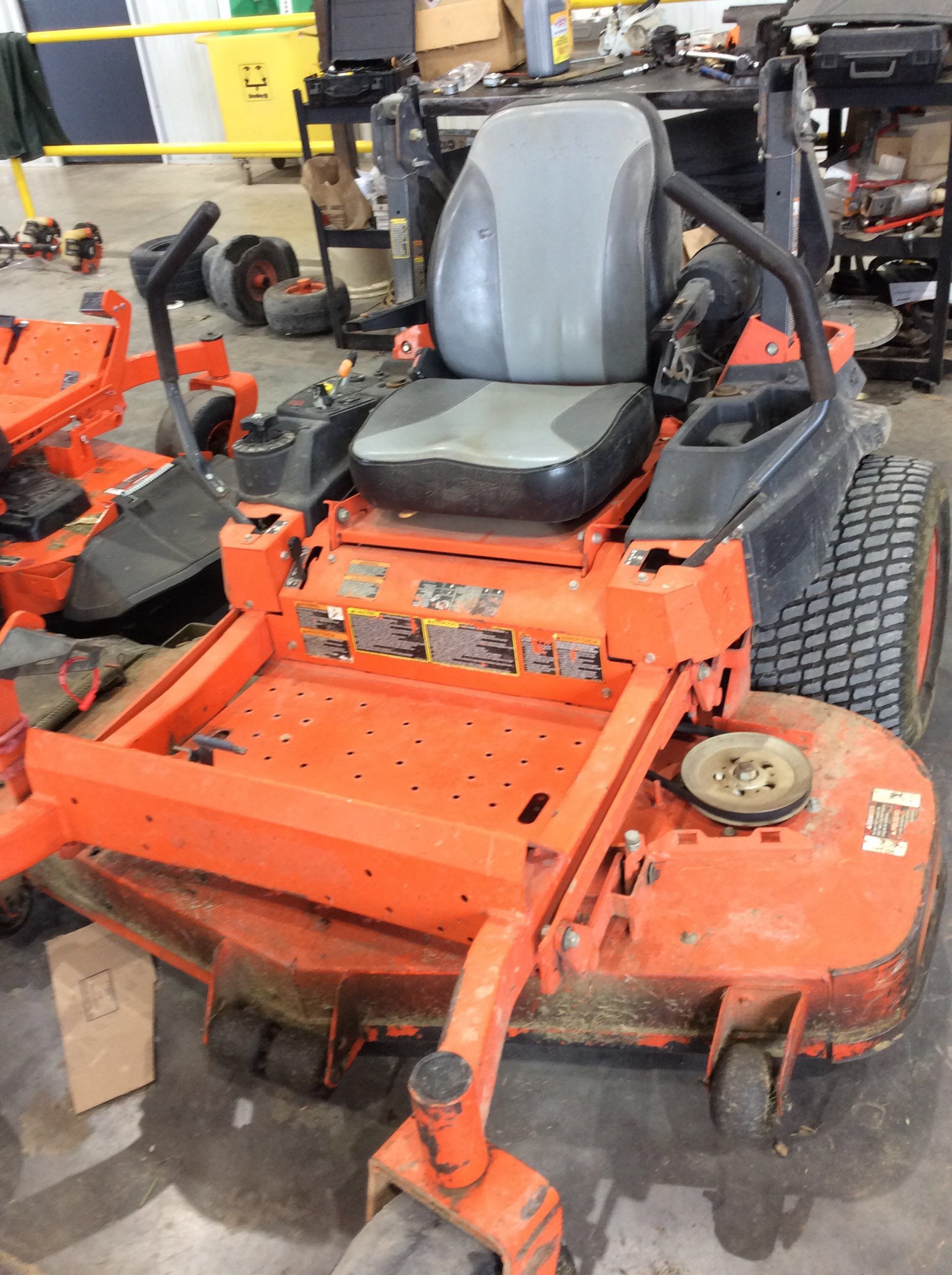 Main image Kubota Z725