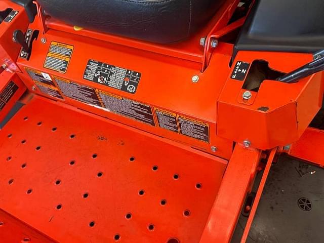 Image of Kubota Z726X equipment image 4