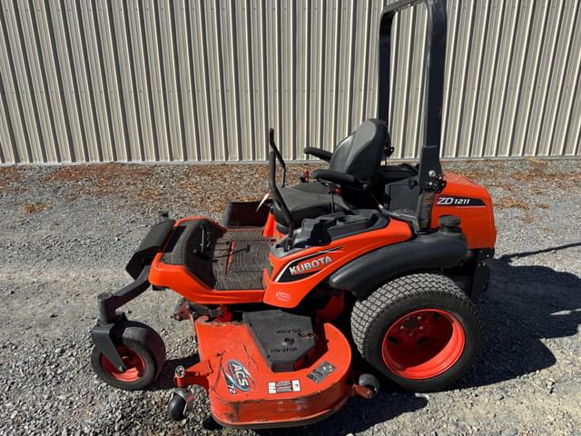 Image of Kubota ZD1211 equipment image 1