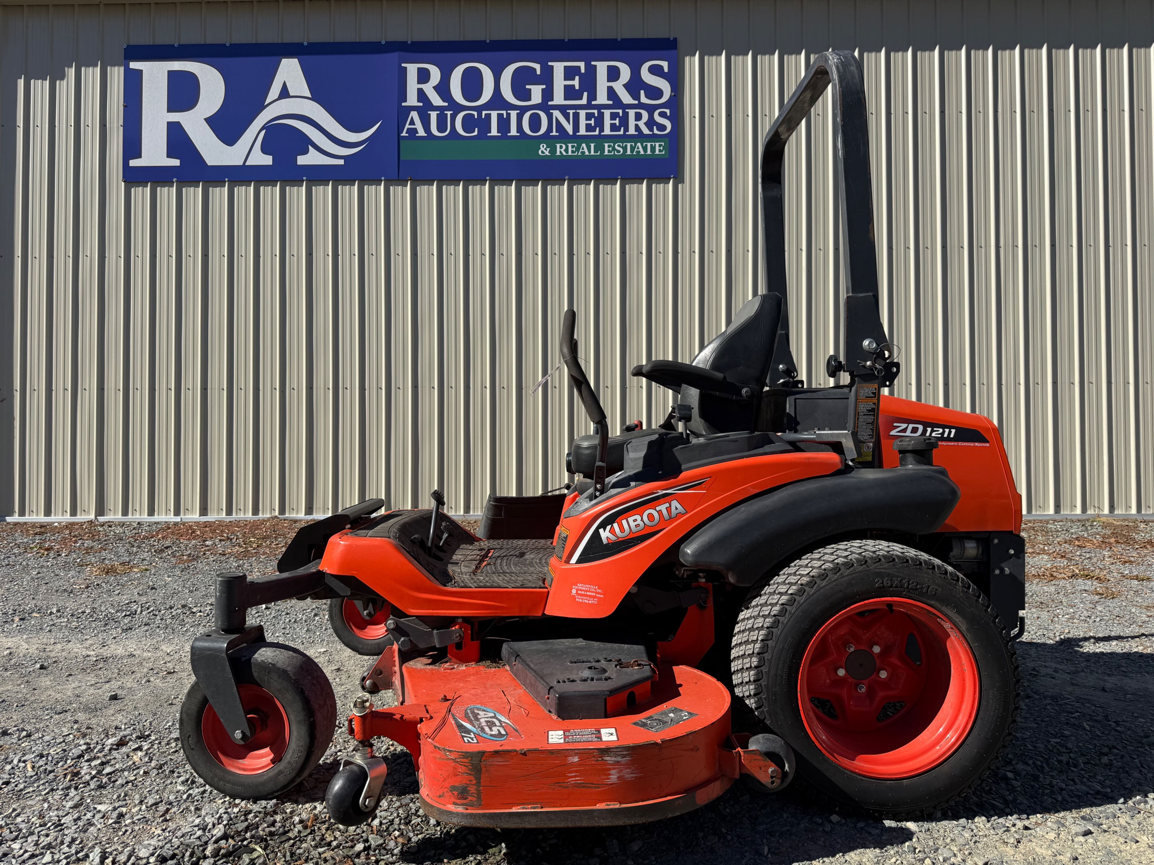 Kubota ZD1211 Equipment Image0