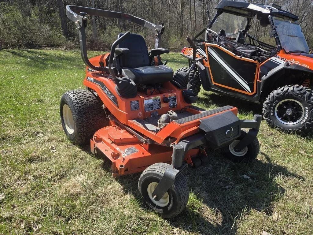 Kubota ZD25 Equipment Image0