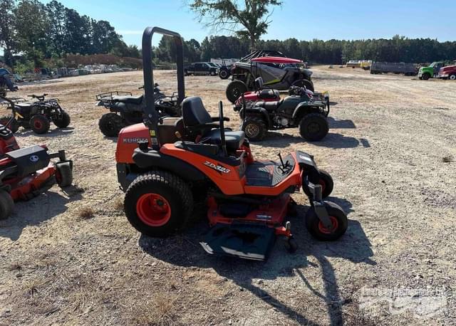 Image of Kubota ZD323 equipment image 3