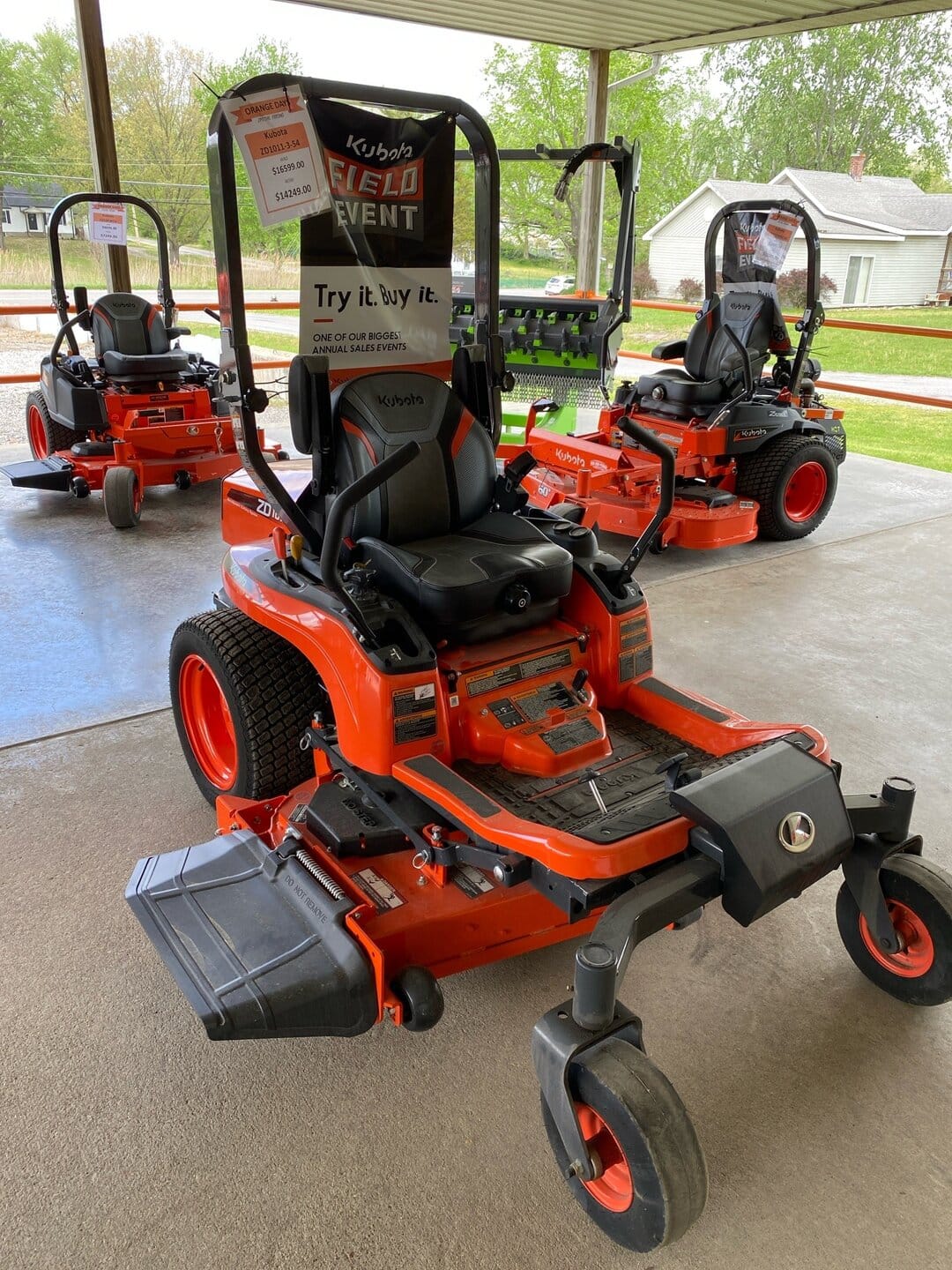 Main image Kubota ZD1011