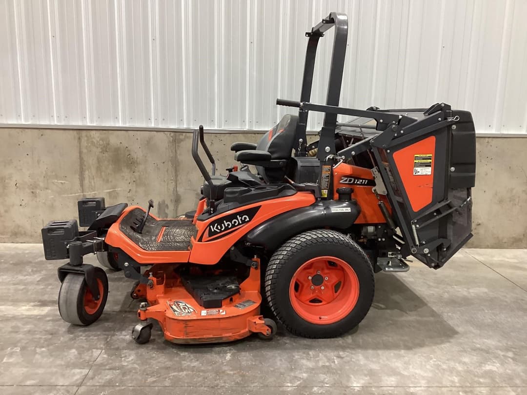 Image of Kubota ZD1211 Image 1