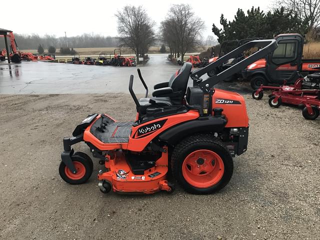 Image of Kubota ZD1211 equipment image 4