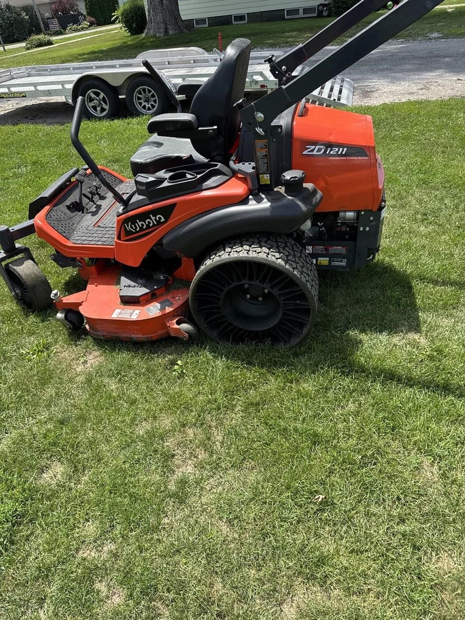 Image of Kubota ZD1211 Image 1