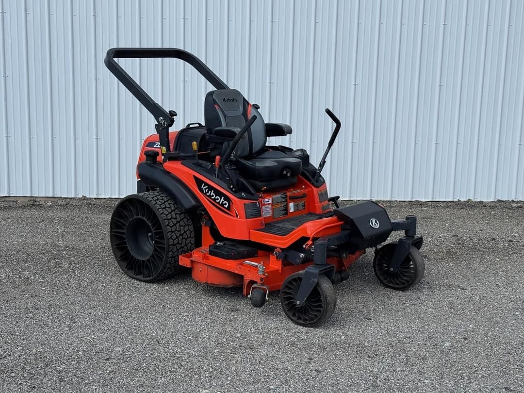 Image of Kubota ZD1211 Image 0