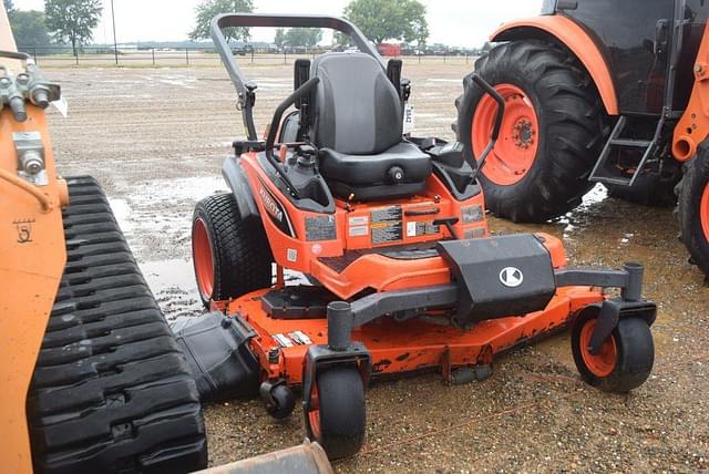 Image of Kubota ZD1211 equipment image 3