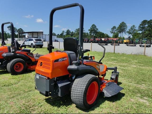 Image of Kubota ZD1211 equipment image 2