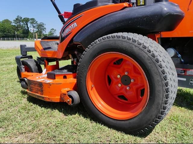 Image of Kubota ZD1211 equipment image 4