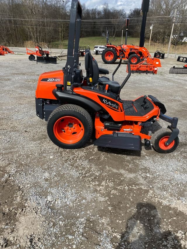 Image of Kubota ZD1211 equipment image 1