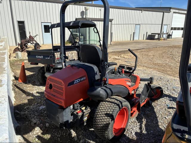 Image of Kubota ZD1211 equipment image 2