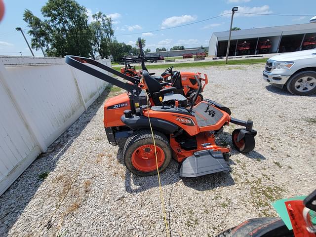 Image of Kubota ZD1211 equipment image 3