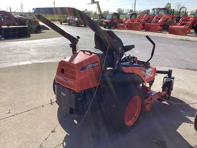 Image of Kubota ZD1211-60 equipment image 2