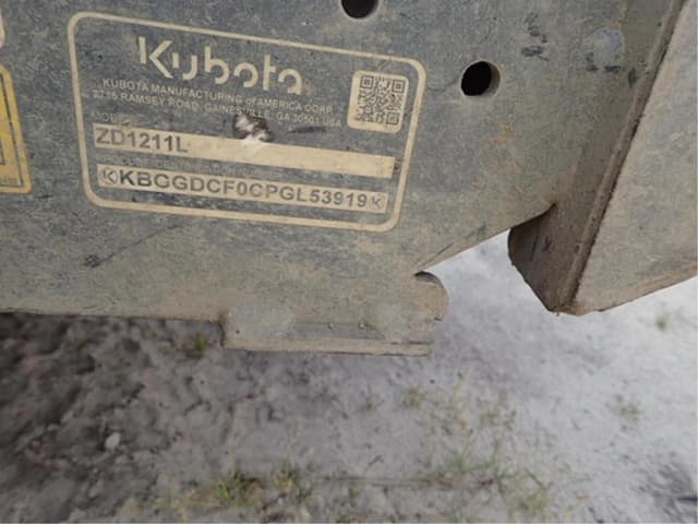 Image of Kubota ZD1211 equipment image 4