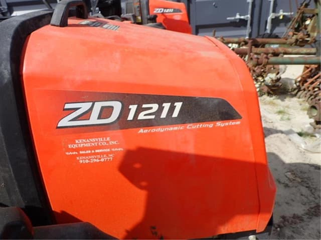Image of Kubota ZD1211 equipment image 4